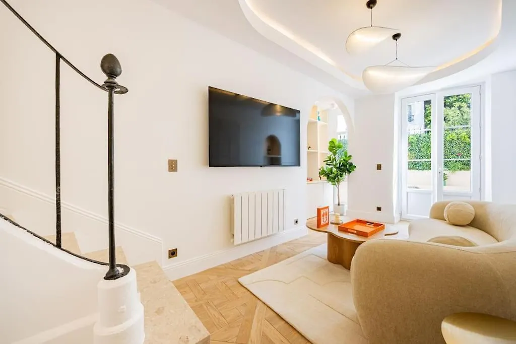 Apartamento Townhouse Sacree Coeur Place Du Tertre Montmartre París
